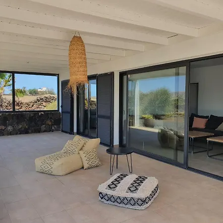 North Shore Lajares, Manalari, Private And Heated Pool